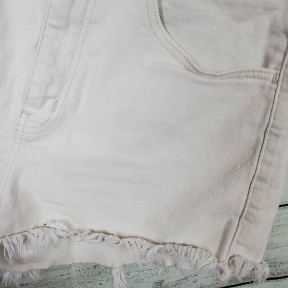Willow & Root Women’s White Denim Cutoff Shorts Size Large Raw Hem - Picture 2 of 6